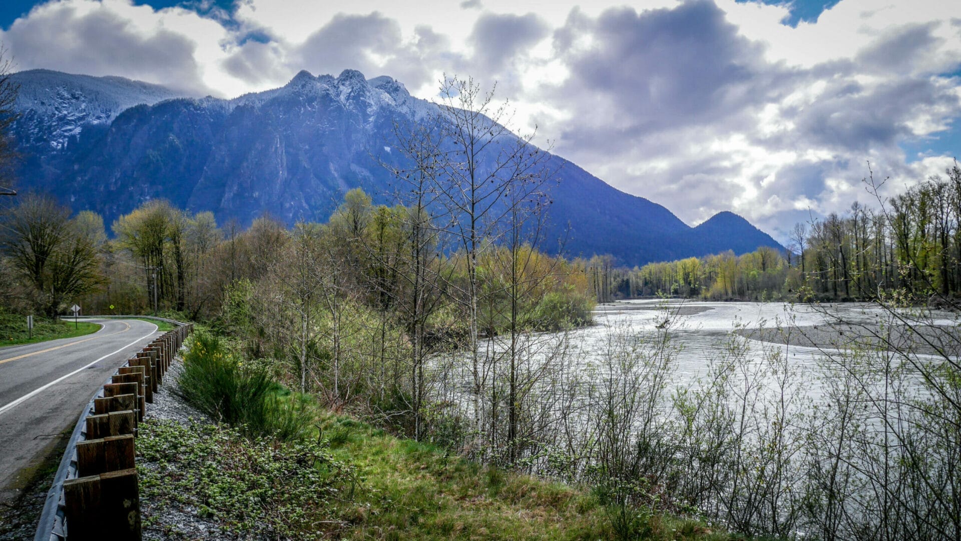 Snoqualmie Valley Washington with Mount Si and lush green river valley - BestDry water damage restoration